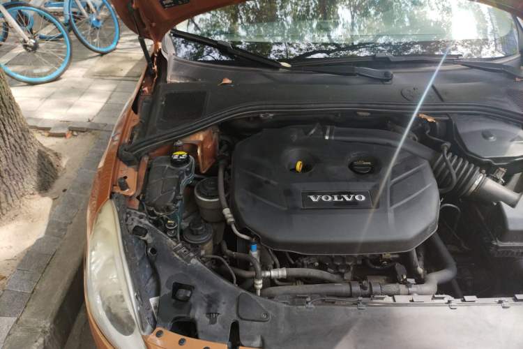 Used Volvo S60 2012 T5 Prestige Edition Engine Bay Right