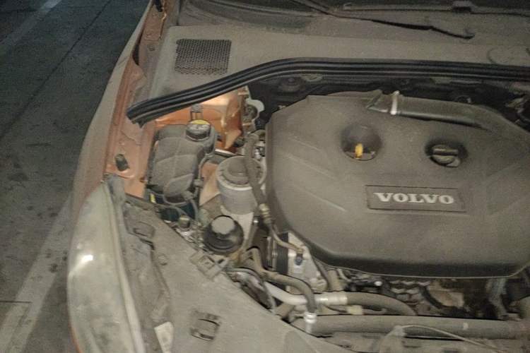 Used Volvo S60 2012 T5 Prestige Edition Engine Bay Right