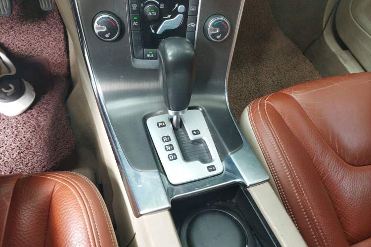 Used Volvo S60 2012 T5 Prestige Edition Gear Lever