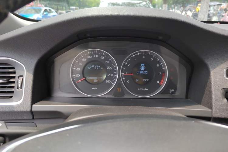 Used Volvo S60 2012 T5 Zhiya Edition Instrument Cluster