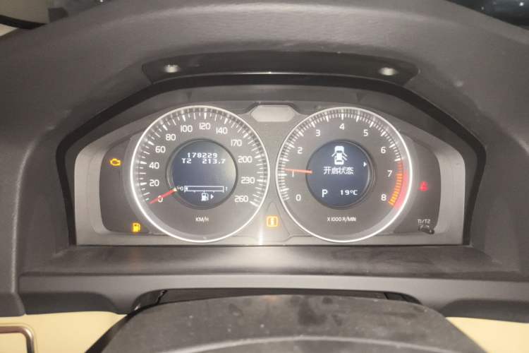 Used Volvo S60 2012 T5 Zhiya Edition Instrument Cluster