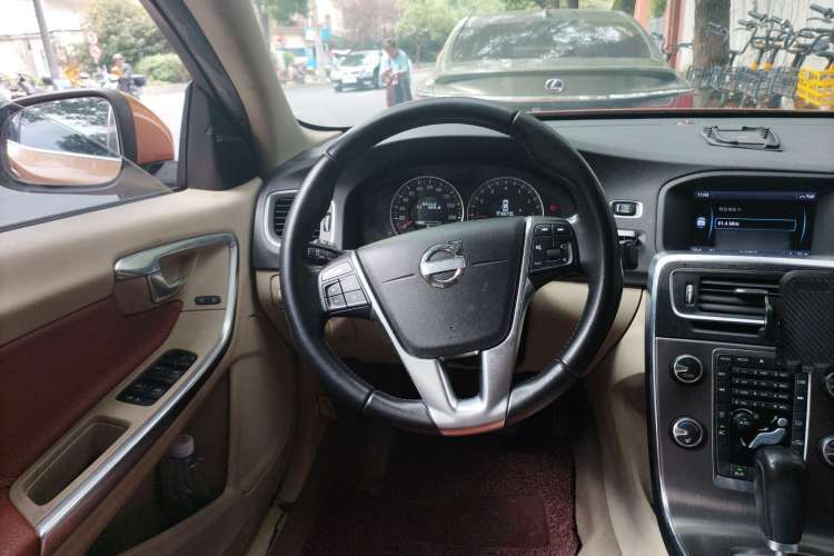 Used Volvo S60 2012 T5 Prestige Edition Steering Wheel