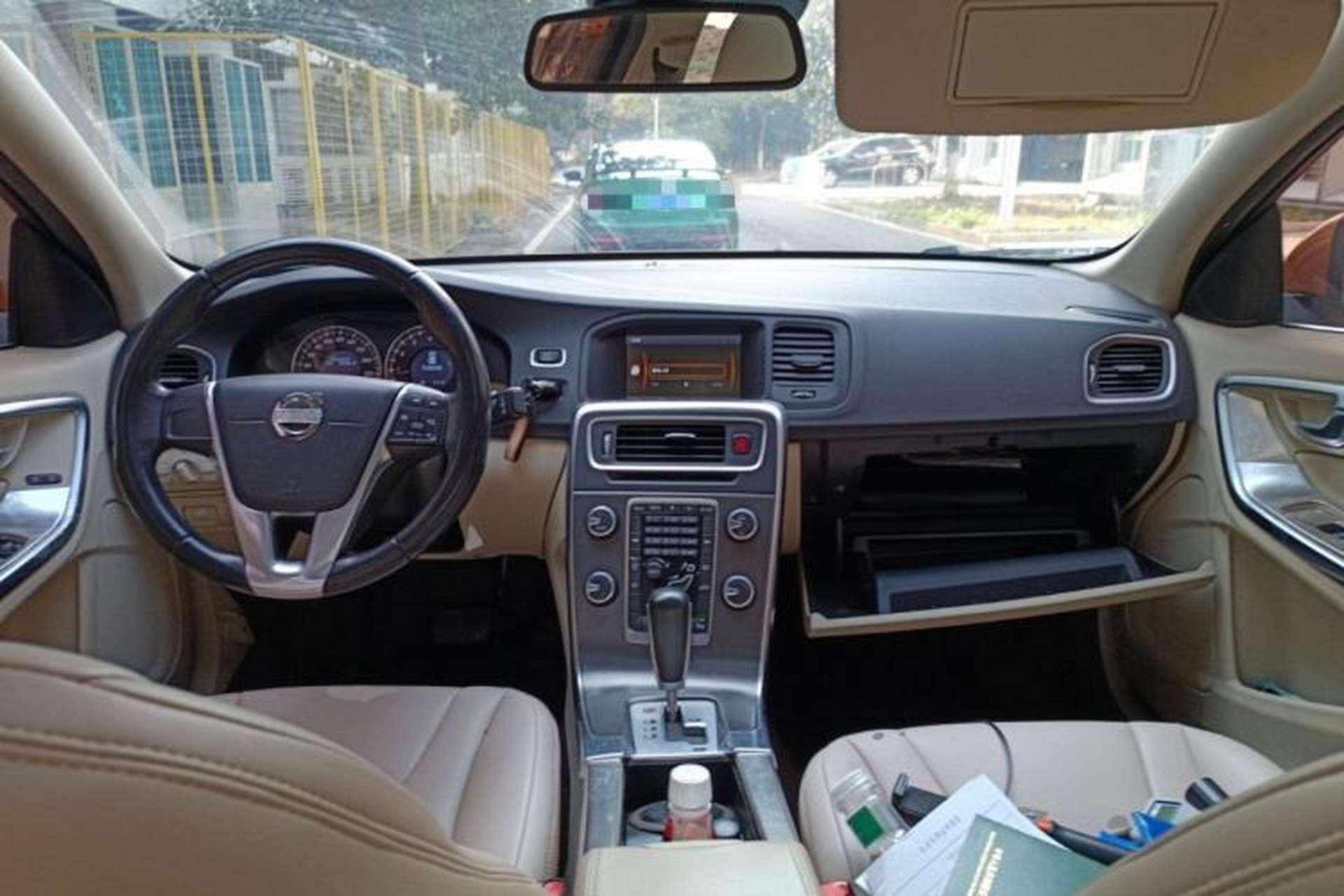 Used Volvo S60 2012 1.6T DRIVe Comfort Edition Center Console