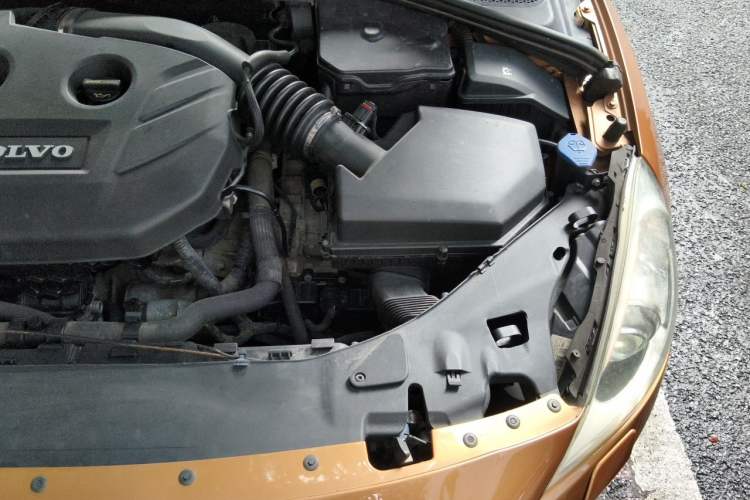 Used Volvo S60 2012 T5 Zhiya Edition Engine Bay Left