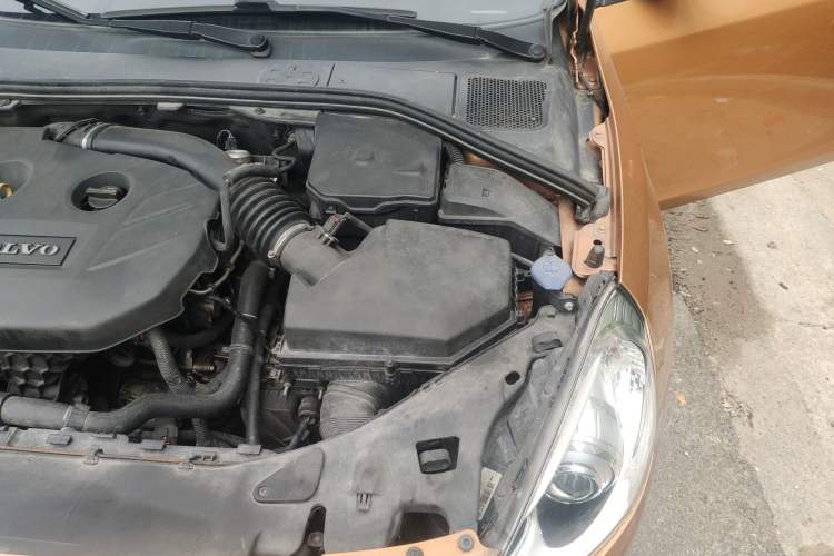 Used Volvo S60 2012 T5 Zhiya Edition Engine Bay Left
