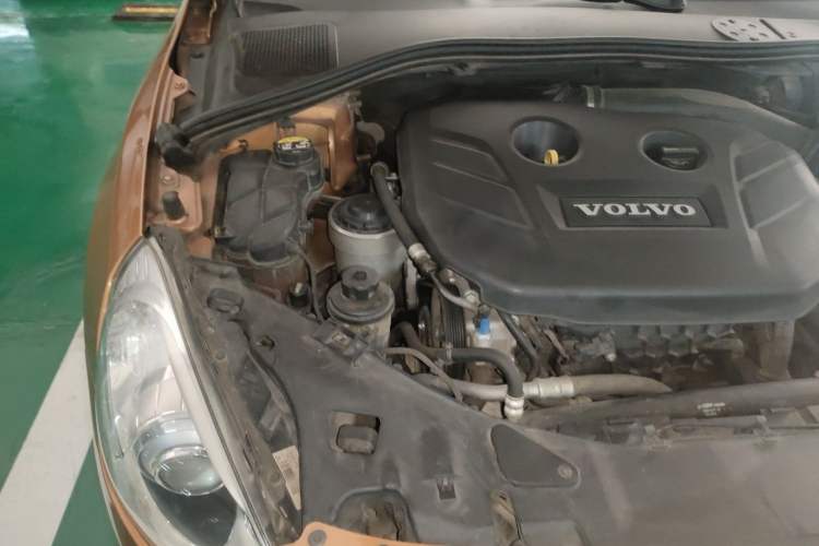 Used Volvo S60 2012 T5 Comfort Edition Engine Bay Right
