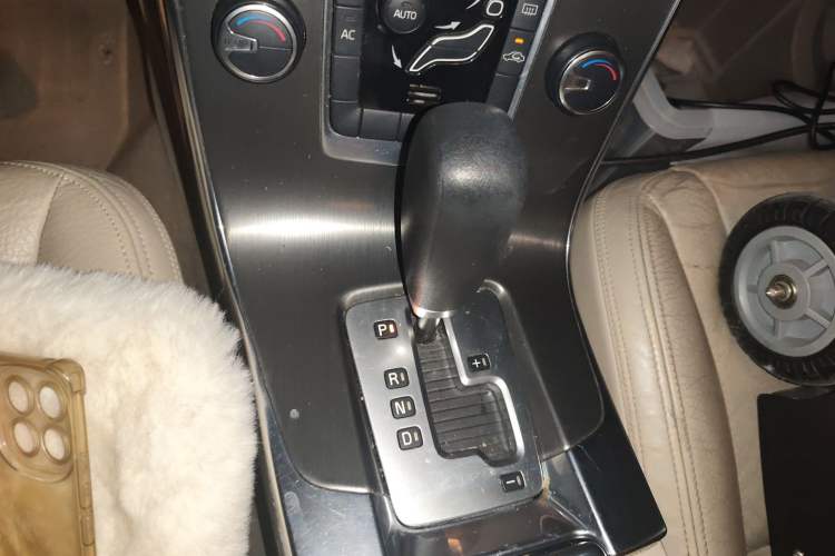 Used Volvo S60 2012 1.6T DRIVe Comfort Edition Gear Lever