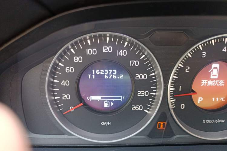 Used Volvo S60 2012 1.6T DRIVe Comfort Edition Odometer Close Up