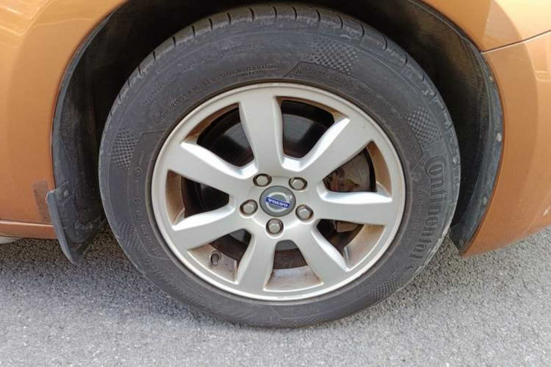 Used Volvo S60 2012 1.6T DRIVe Comfort Edition Right Front Wheel Hub