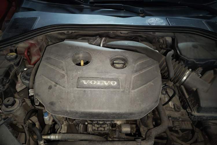 Used Volvo S60 2012 T5 Comfort Edition Engine Bay