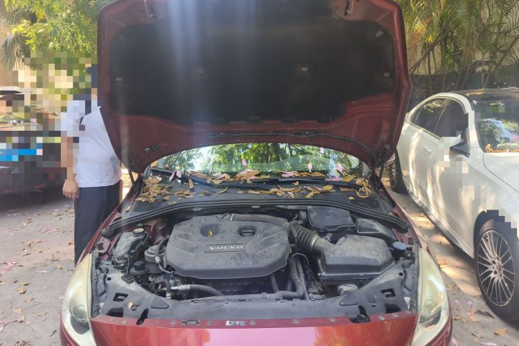 Used Volvo S60 2012 T5 Comfort Edition Engine Bay
