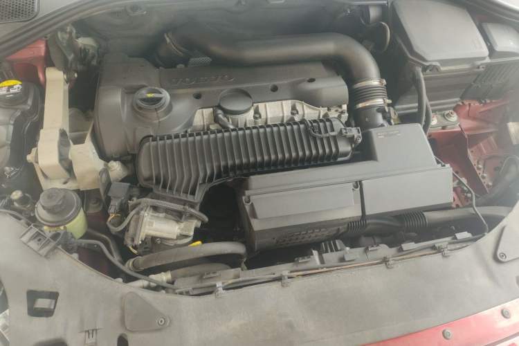 Used Volvo S60 2012 T5 Smart Edition Engine Bay