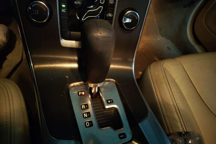 Used Volvo S60 2012 T5 Comfort Edition Gear Lever