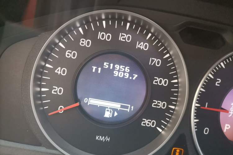 Used Volvo S60 2012 1.6T DRIVe Comfort Edition Odometer Close Up
