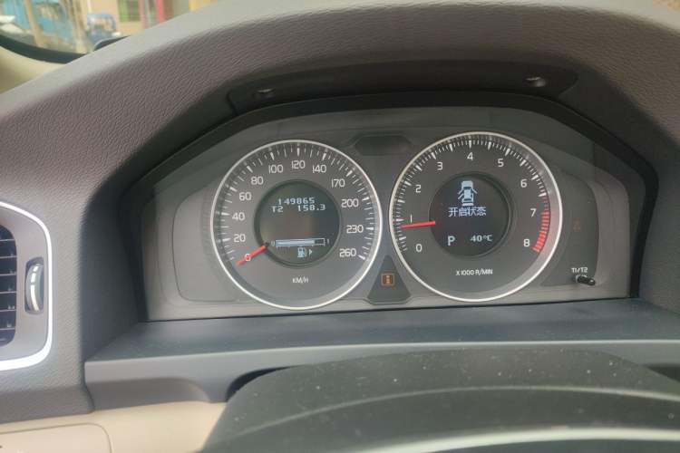 Used Volvo S60 2012 T5 Smart Edition Odometer Close Up