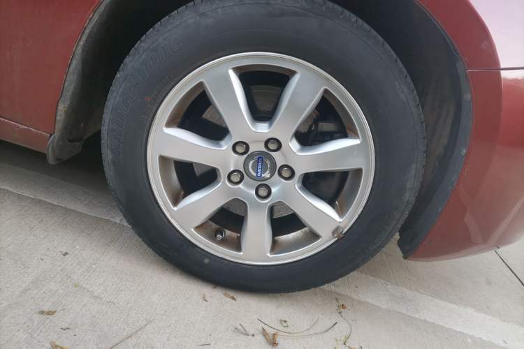 Used Volvo S60 2012 1.6T DRIVe Comfort Edition Right Front Wheel Hub