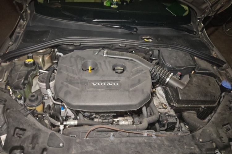 Used Volvo S60 2012 T5 Comfort Edition Engine Bay
