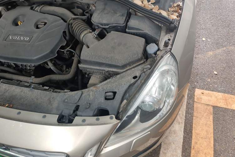 Used Volvo S60 2012 T5 Prestige Edition Engine Bay Left