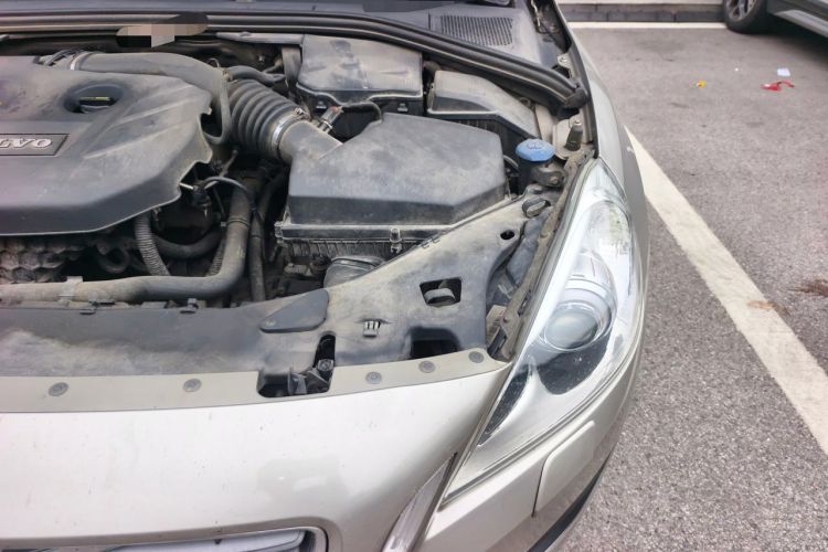 Used Volvo S60 2012 T5 Zhiya Edition Engine Bay Left