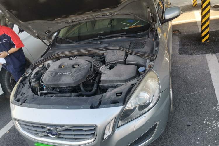 Used Volvo S60 2012 T5 Zhiya Edition Engine Bay Left