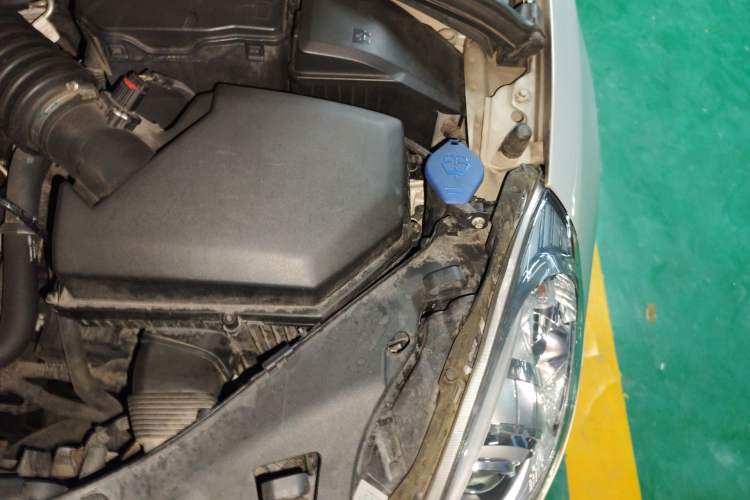 Used Volvo S60 2012 T5 Comfort Edition Engine Bay Left