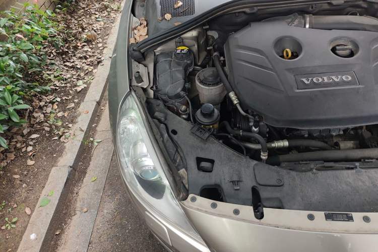 Used Volvo S60 2012 T5 Prestige Edition Engine Bay Right