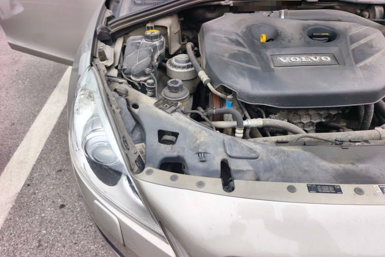 Used Volvo S60 2012 T5 Zhiya Edition Engine Bay Right