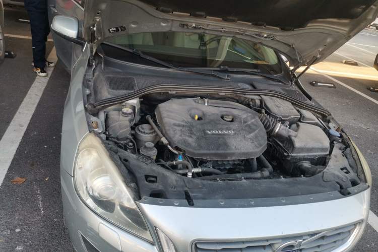 Used Volvo S60 2012 T5 Zhiya Edition Engine Bay Right