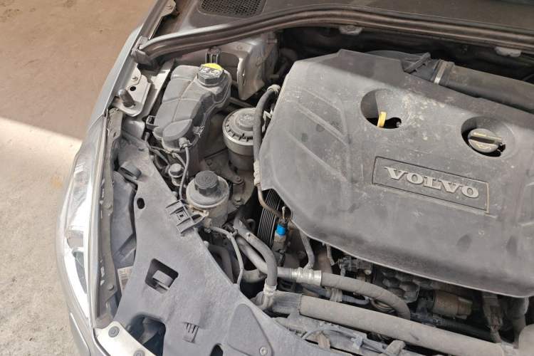 Used Volvo S60 2012 T5 Comfort Edition Engine Bay Right