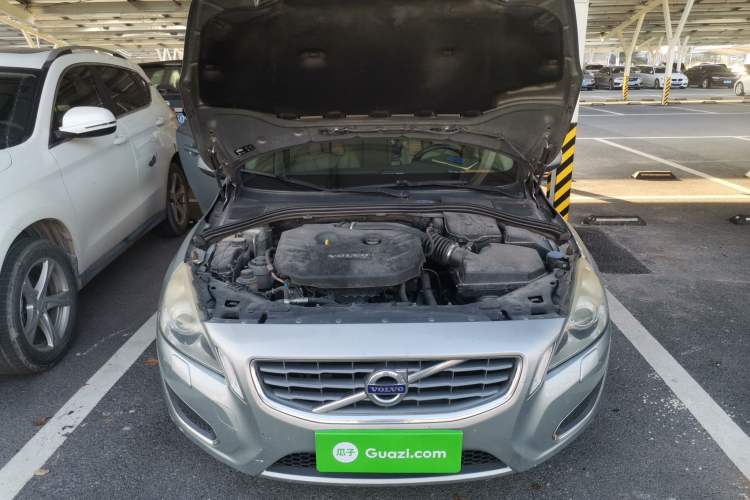 Used Volvo S60 2012 T5 Zhiya Edition Engine Bay