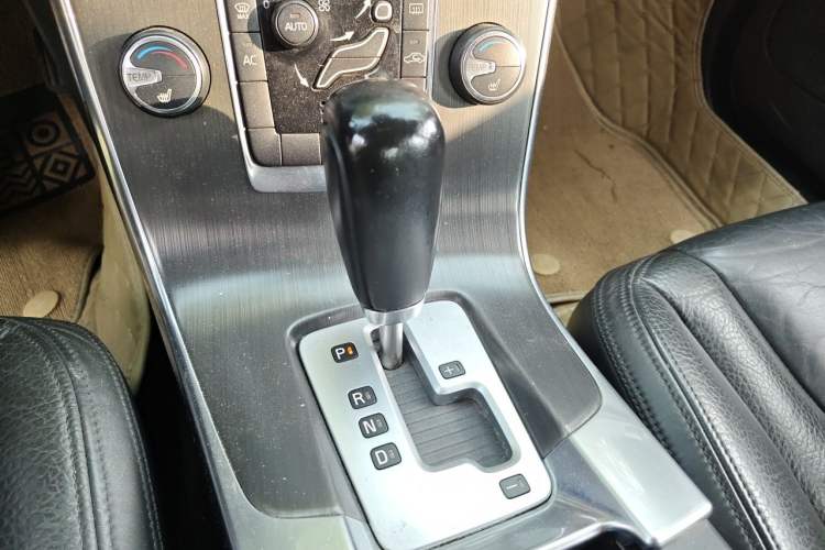 Used Volvo S60 2012 1.6T DRIVe Comfort Edition Gear Lever