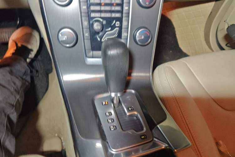 Used Volvo S60 2012 T5 Comfort Edition Gear Lever