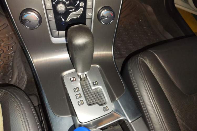 Used Volvo S60 2012 T5 Comfort Edition Gear Lever
