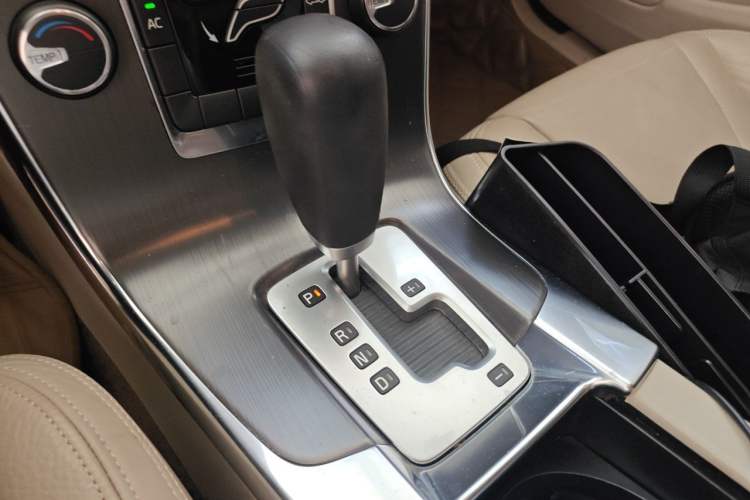 Used Volvo S60 2012 T5 Comfort Edition Gear Lever