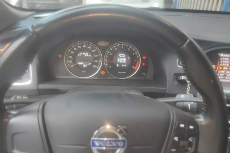 Used Volvo S60 2012 T5 Comfort Edition Instrument Cluster