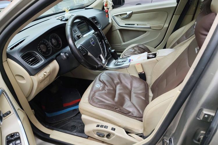 Used Volvo S60 2012 T5 Prestige Edition Interior 3