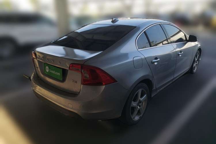 Used Volvo S60 2012 T5 Zhiya Edition Rear Right 45 Deg