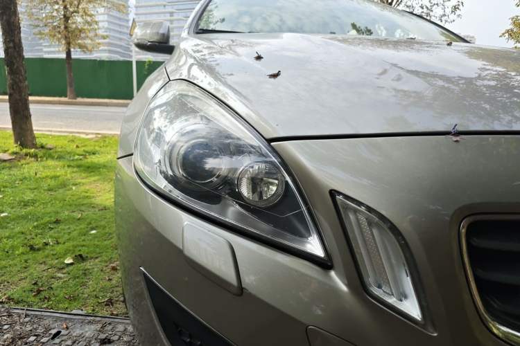 Used Volvo S60 2012 1.6T DRIVe Comfort Edition Right Front Headlight