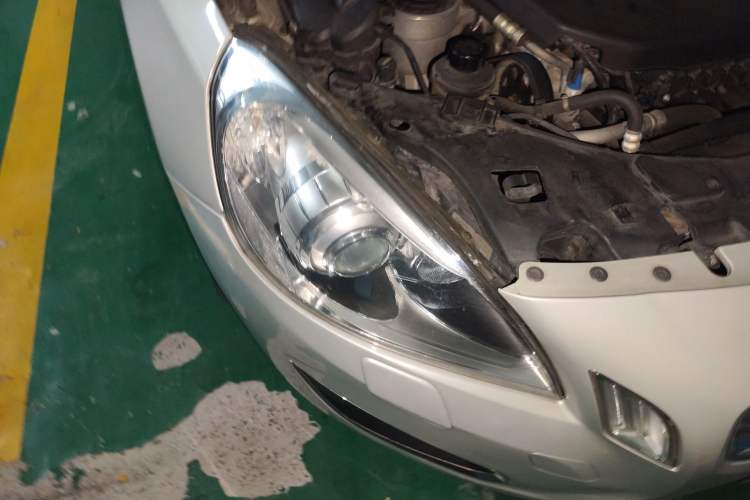 Used Volvo S60 2012 T5 Comfort Edition Right Front Headlight