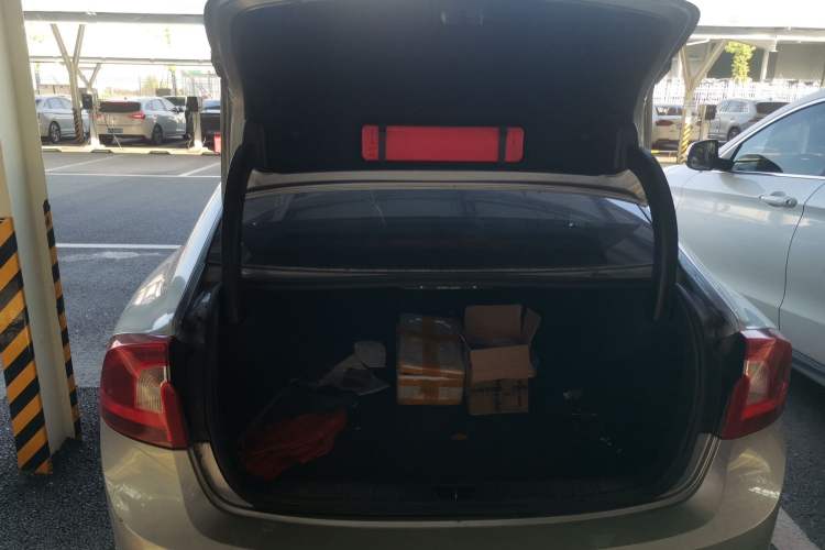 Used Volvo S60 2012 T5 Zhiya Edition Trunk