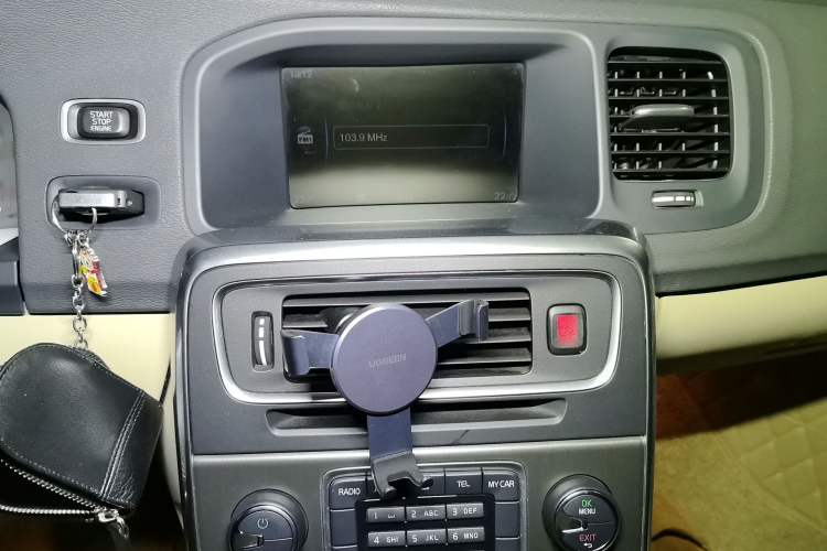 Used Volvo S60 2012 T5 Comfort Edition Audio And AC Panel