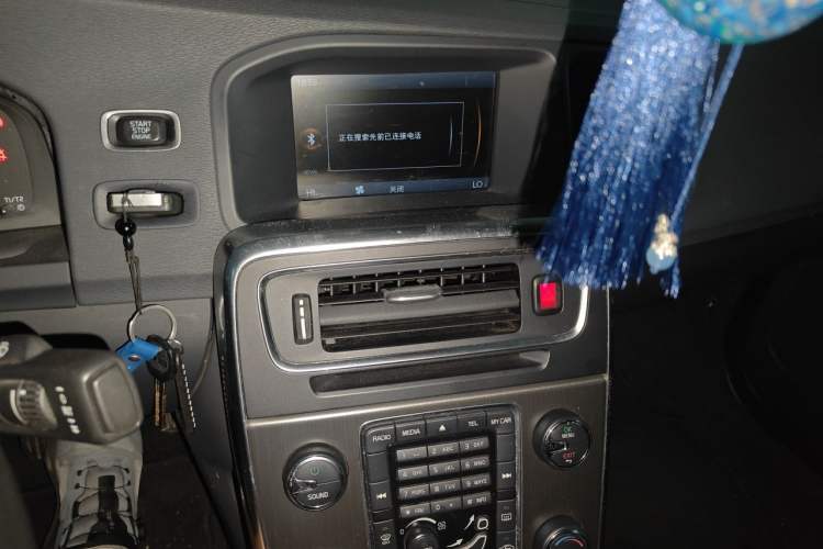 Used Volvo S60 2012 T5 Comfort Edition Audio And AC Panel