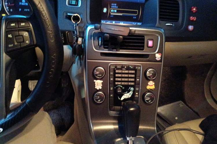 Used Volvo S60 2012 T5 Zhiya Edition Audio And AC Panel