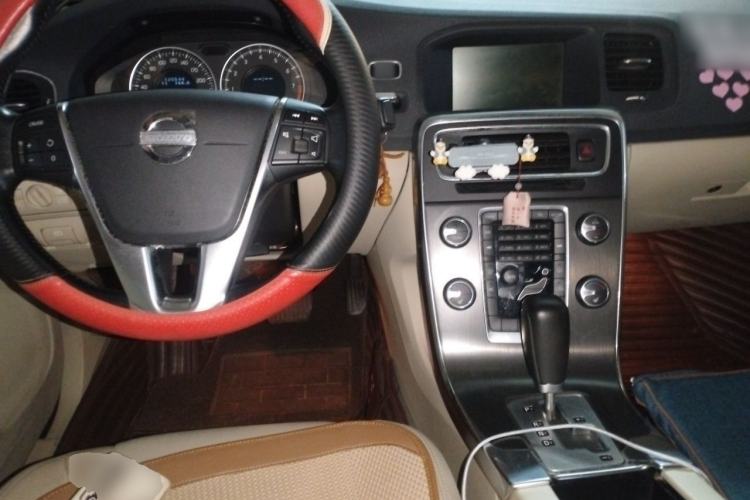 Used Volvo S60 2012 1.6T DRIVe Zhiya Edition Center Console