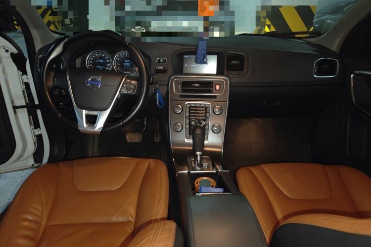 Used Volvo S60 2012 T5 Comfort Edition Center Console