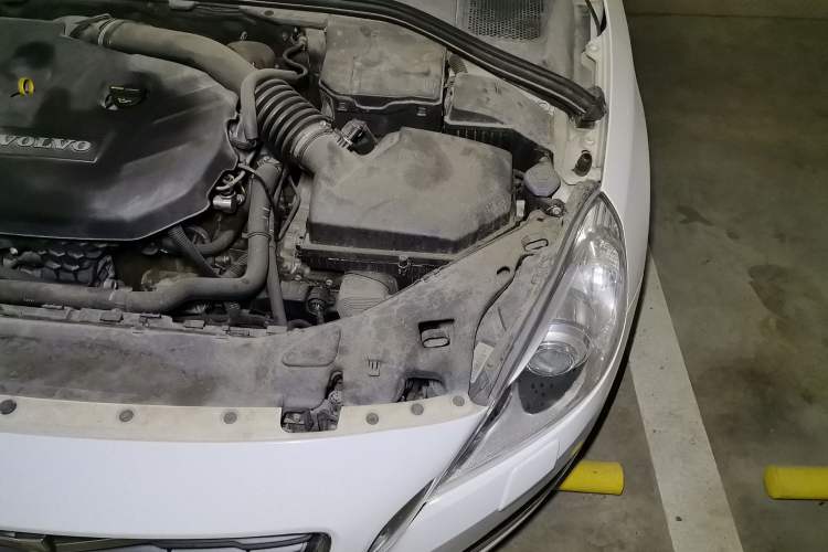 Used Volvo S60 2012 T5 Comfort Edition Engine Bay Left