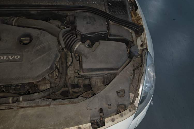 Used Volvo S60 2012 T5 Comfort Edition Engine Bay Left