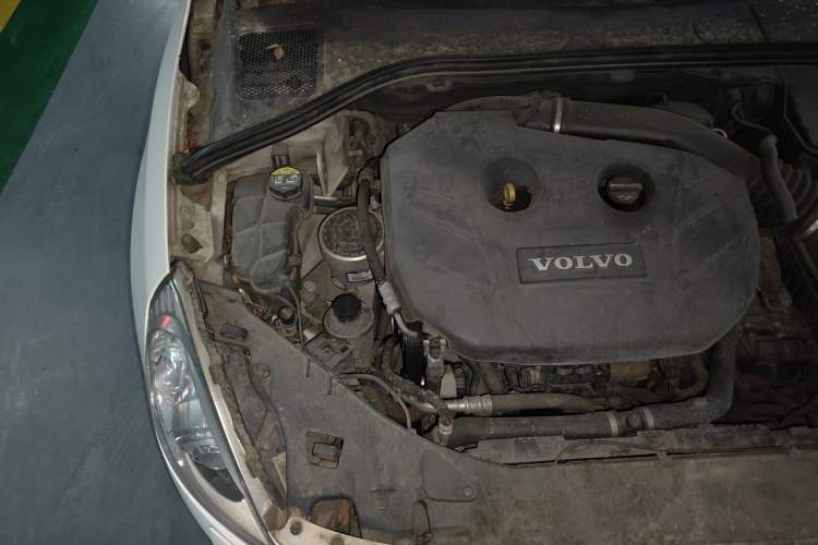 Used Volvo S60 2012 T5 Comfort Edition Engine Bay Right