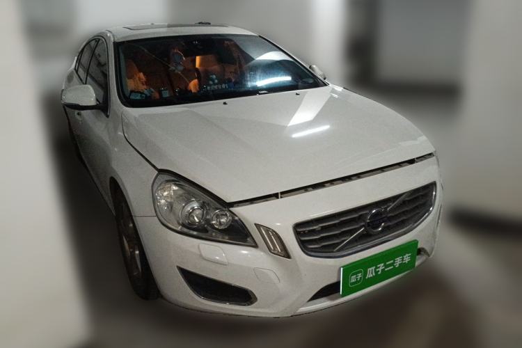 Used Volvo S60 2012 T5 Zhiya Edition Front Right 45 Deg