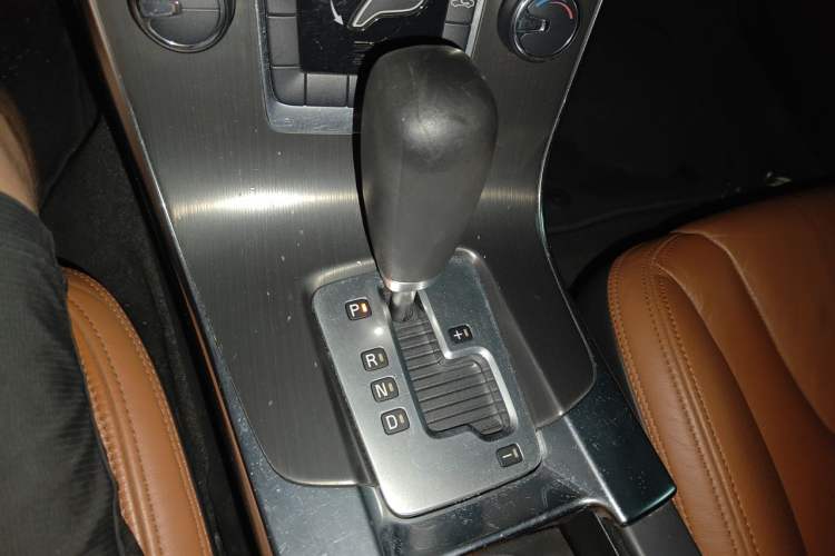 Used Volvo S60 2012 T5 Comfort Edition Gear Lever